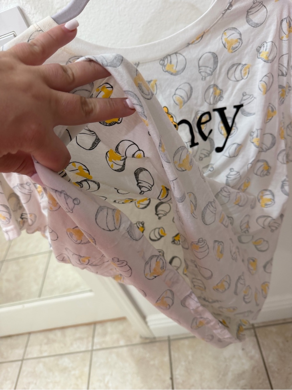 Like NEW Disney Winnie the Pooh Honey Women's T-Shirt - Picture 9 of 15